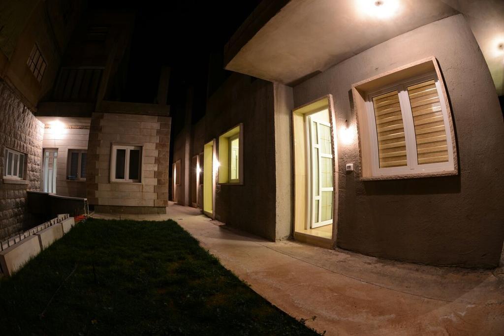 Bauhaus Chalets Apartment Bcharré 部屋 写真